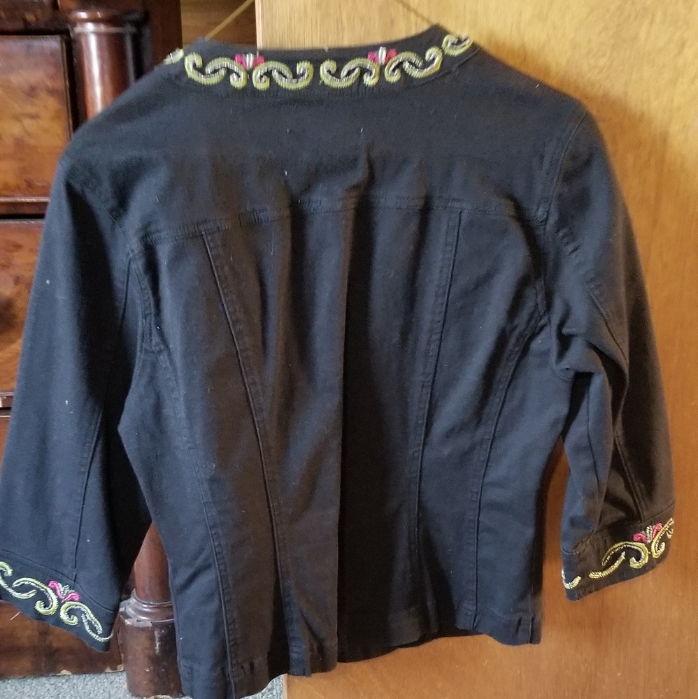 Button down jean jacket - Picture 3 of 3